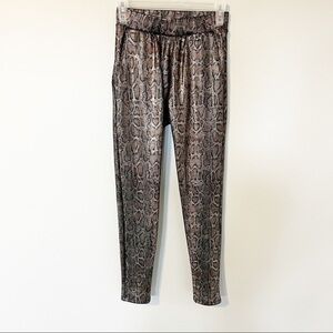My charmo snakeskin “faux‎ leather” print pant leggings small nwt